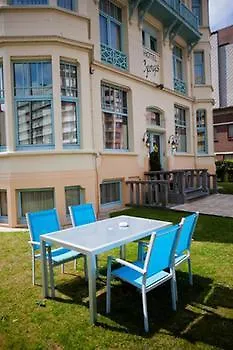 Georges Hotel 3*